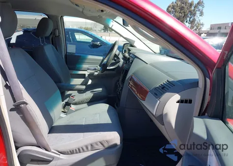 2008 Chrysler Town & Country Touring from USA, damaged, VIN 2A8HR54P18R732144